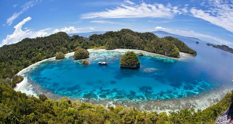 Pulau Halmahera